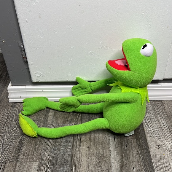 DISNEY JUST PLAY MUPPETS KERMIT THE FROG POSEABLE BENDABLE PLUSH 19 - Picture 6 of 10